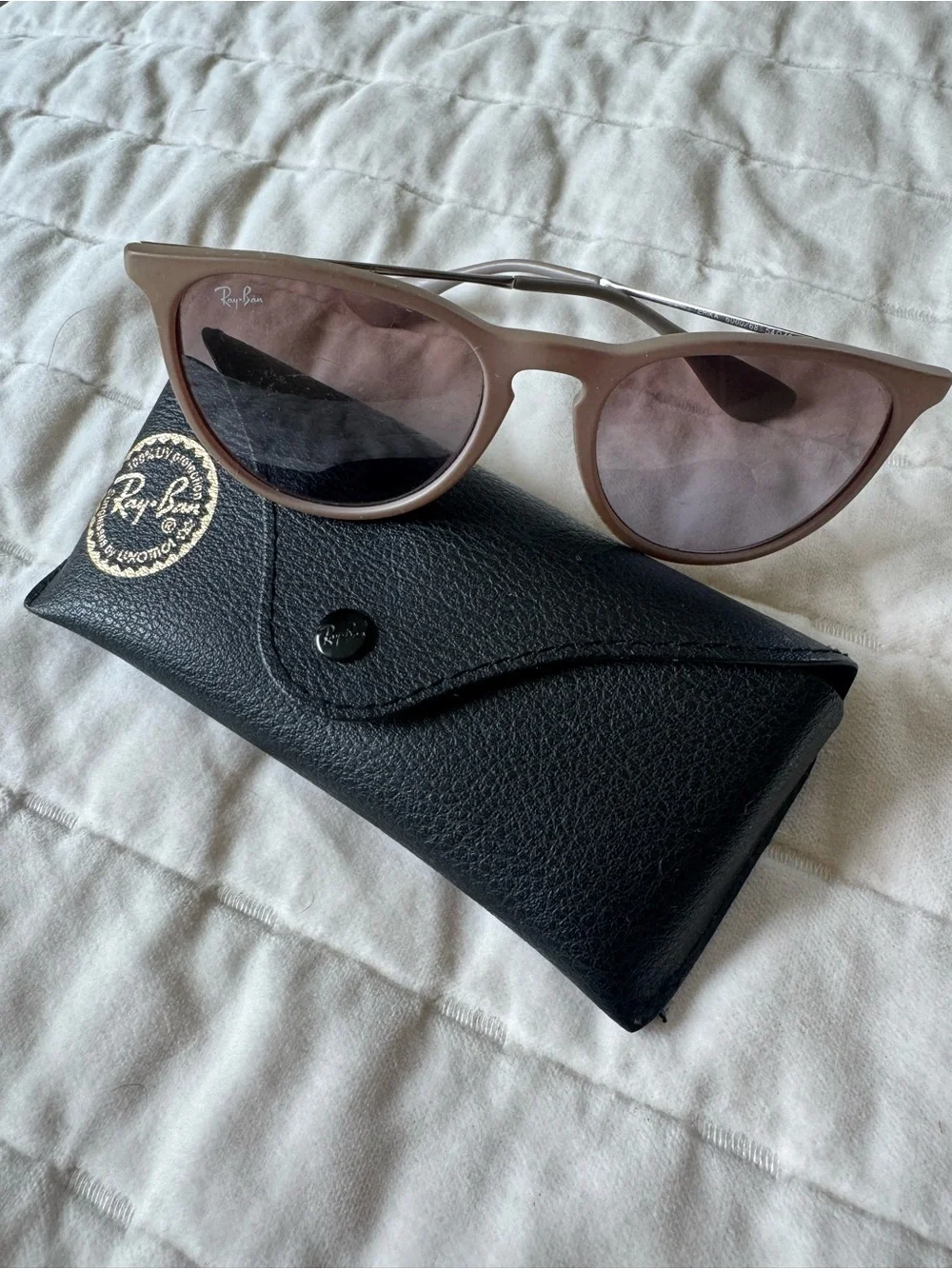 Ray-Ban Women's Matte Taupe Erika Pilot Gradient Sunglasses